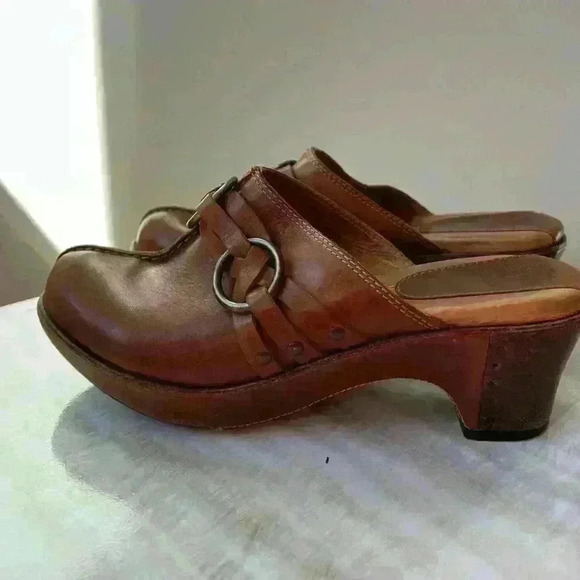 Leather Frye harness clogs - Picture 6 of 8